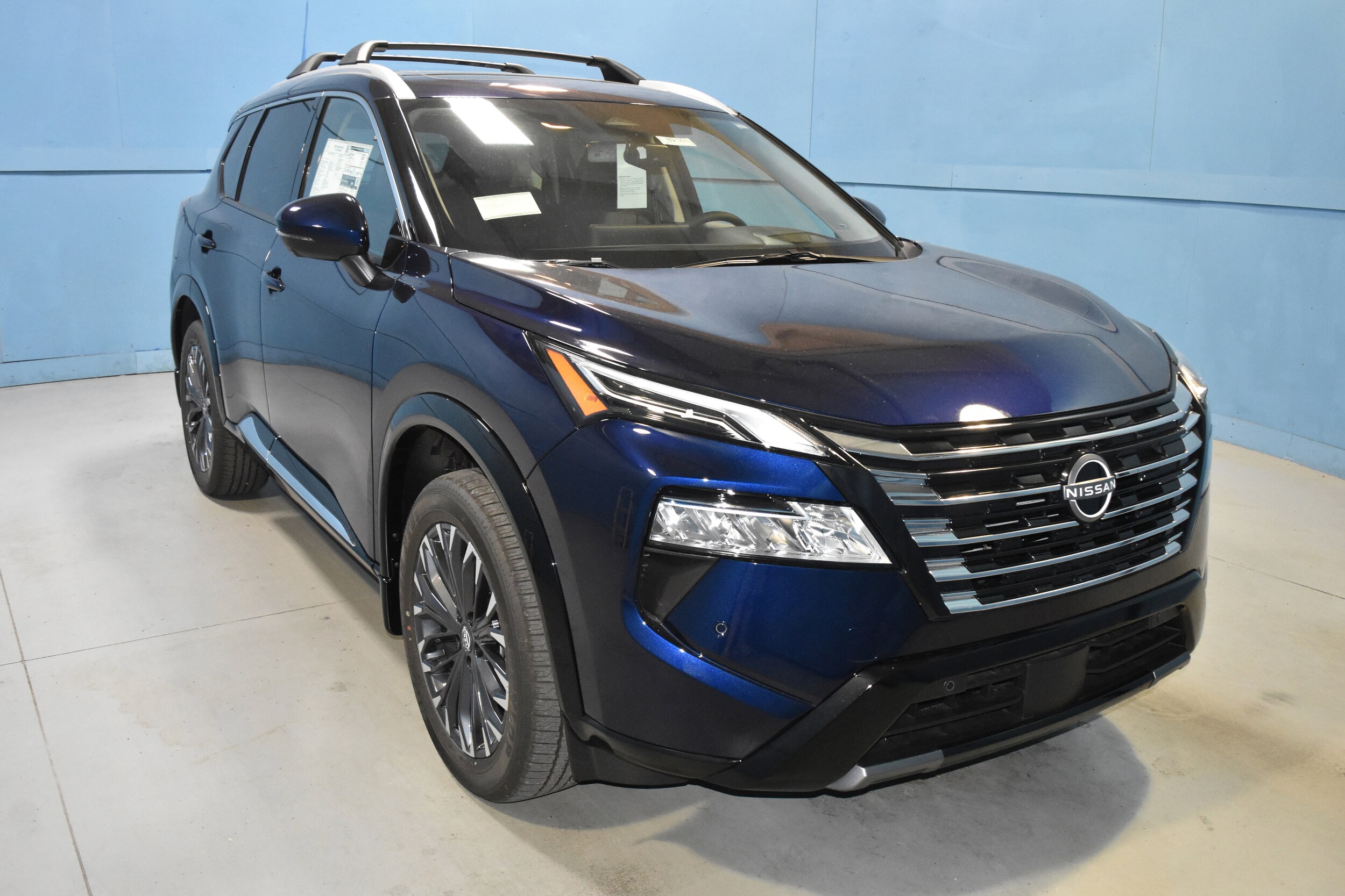 2026 Nissan Rogue Platinum photo 2