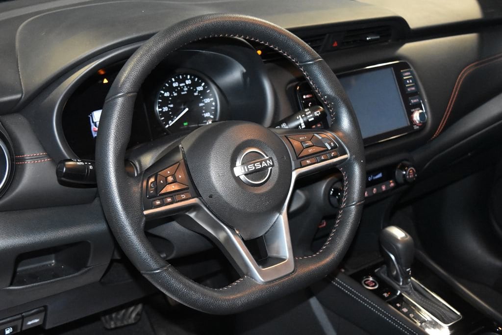 Certified 2022 Nissan Kicks SR with VIN 3N1CP5DV6NL477220 for sale in Evansville, IN
