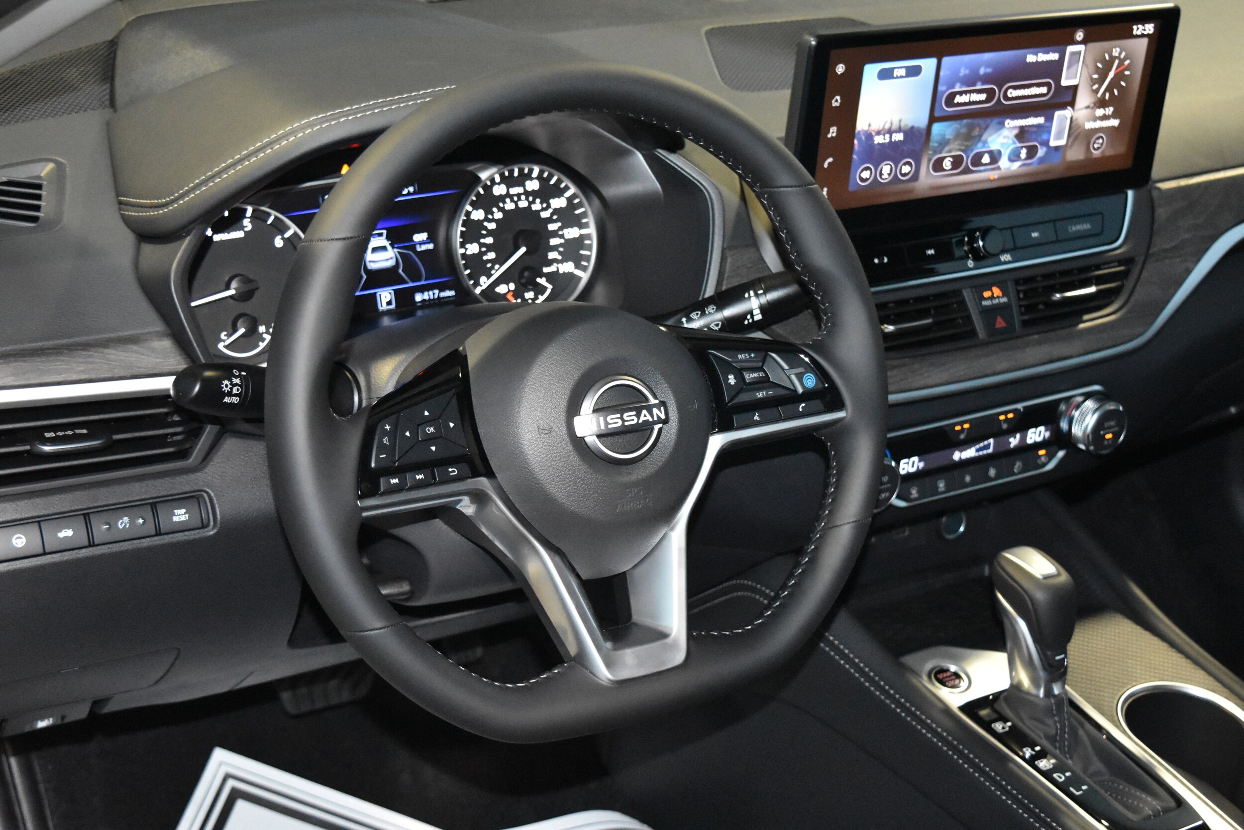 2025 Nissan Altima SV photo 2
