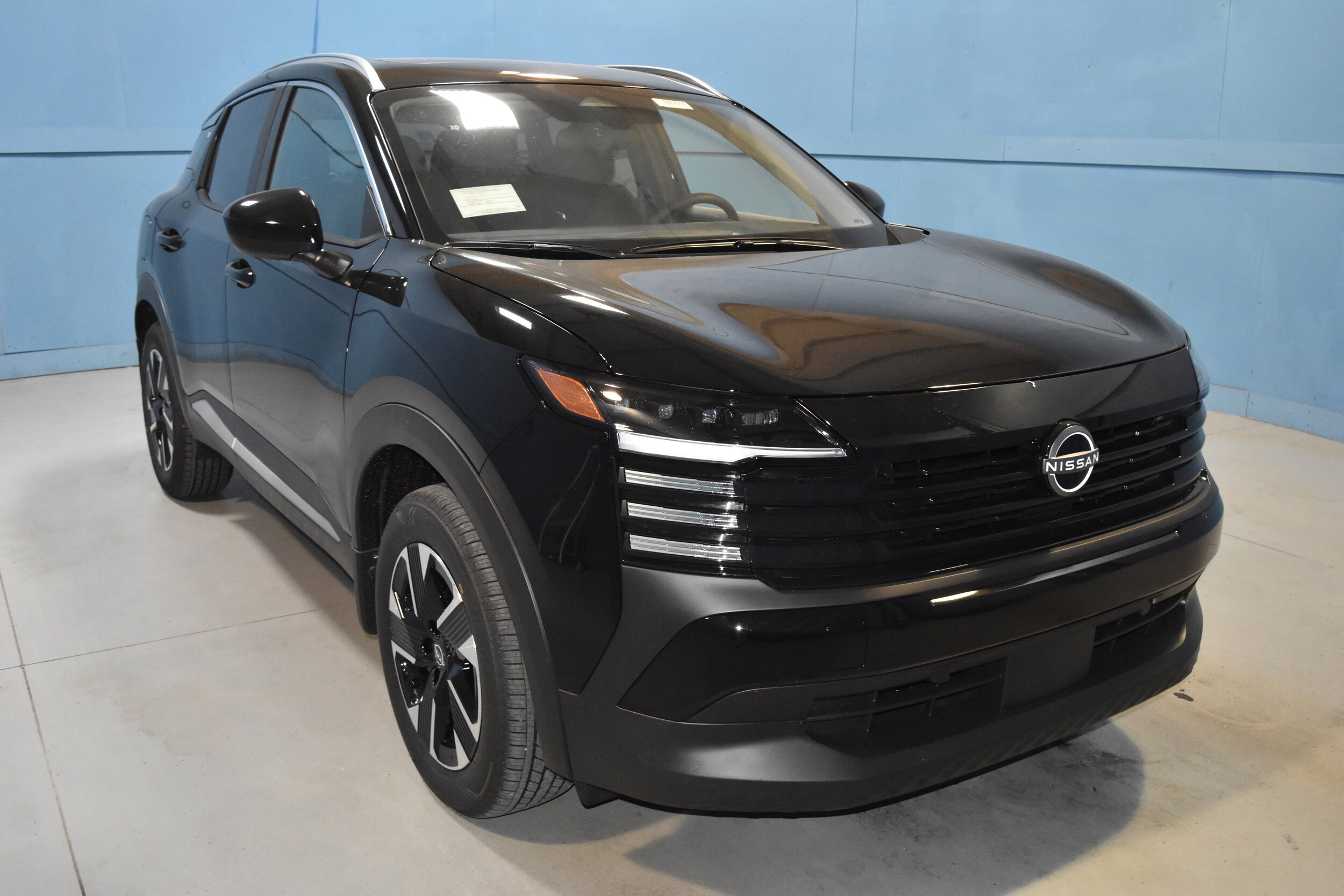 2025 Nissan Kicks SV photo 2