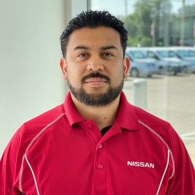 Staff member Jose Rodas from ID_33dd8bb512d9