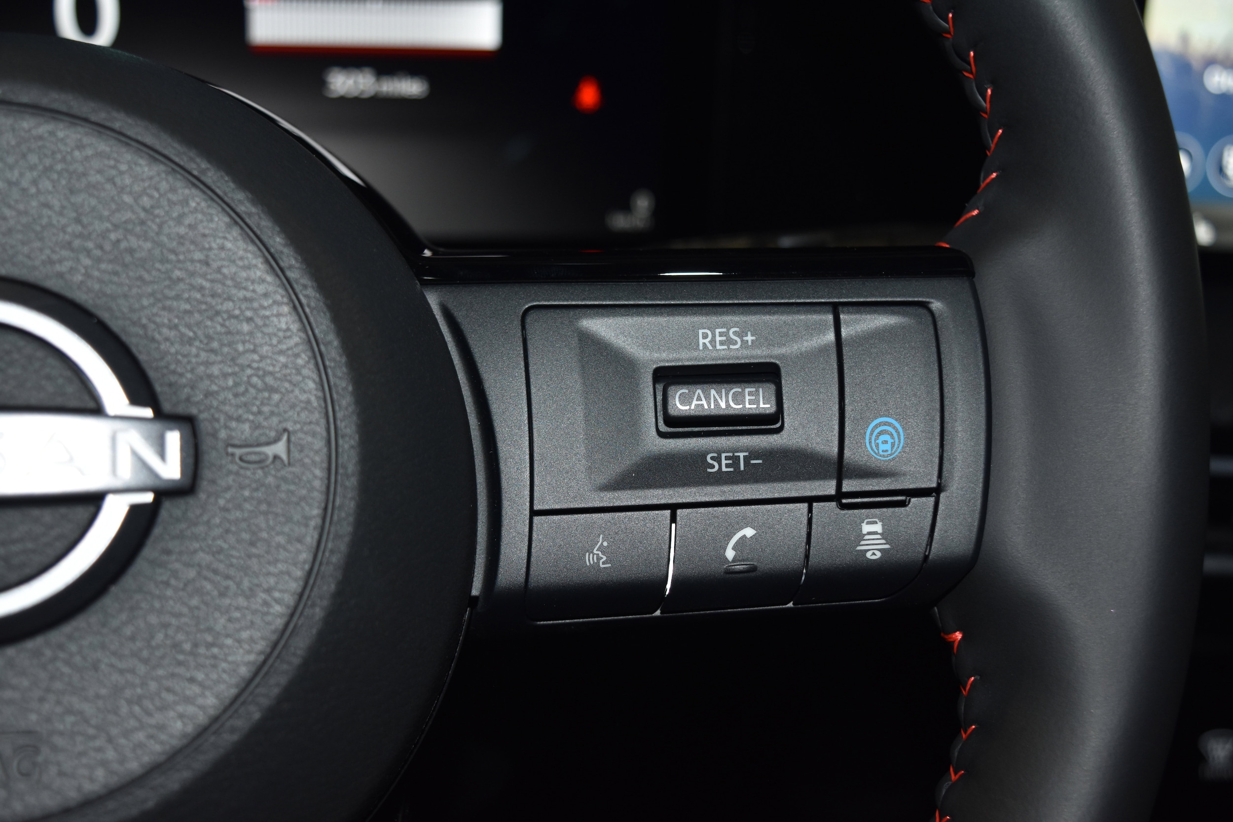 2025 Nissan Kicks SR AWD - Photo 7