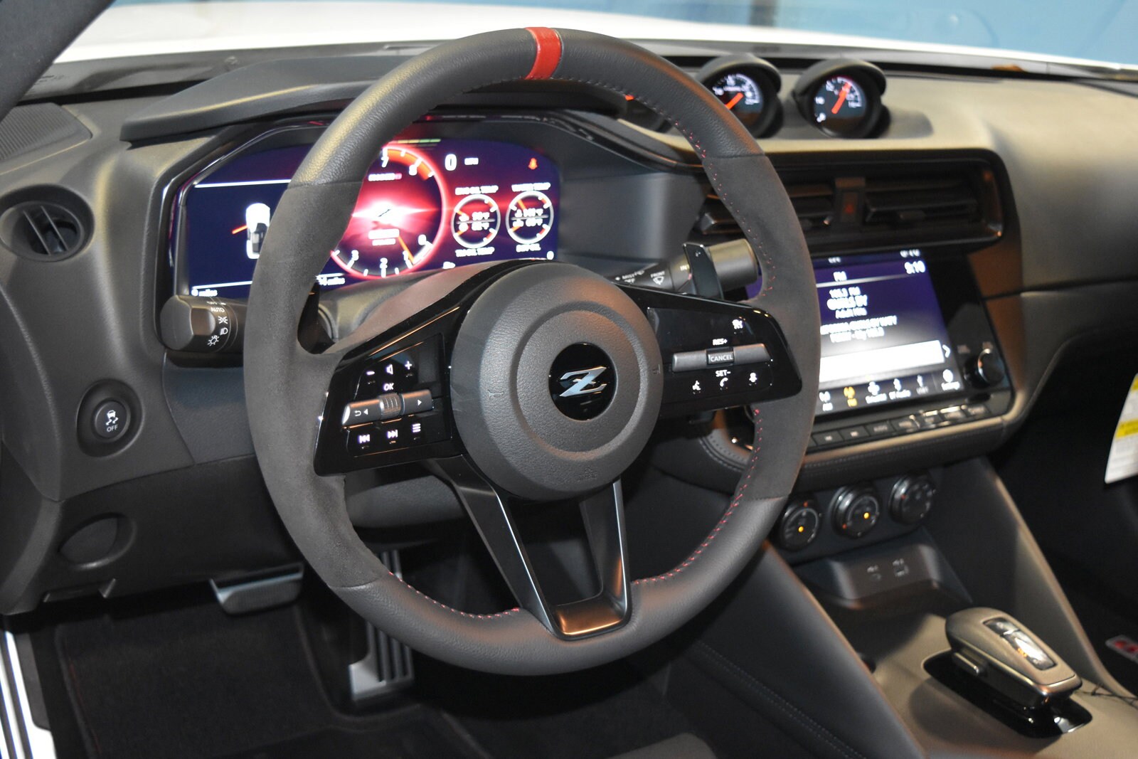 2024 Nissan Z Nismo photo 2