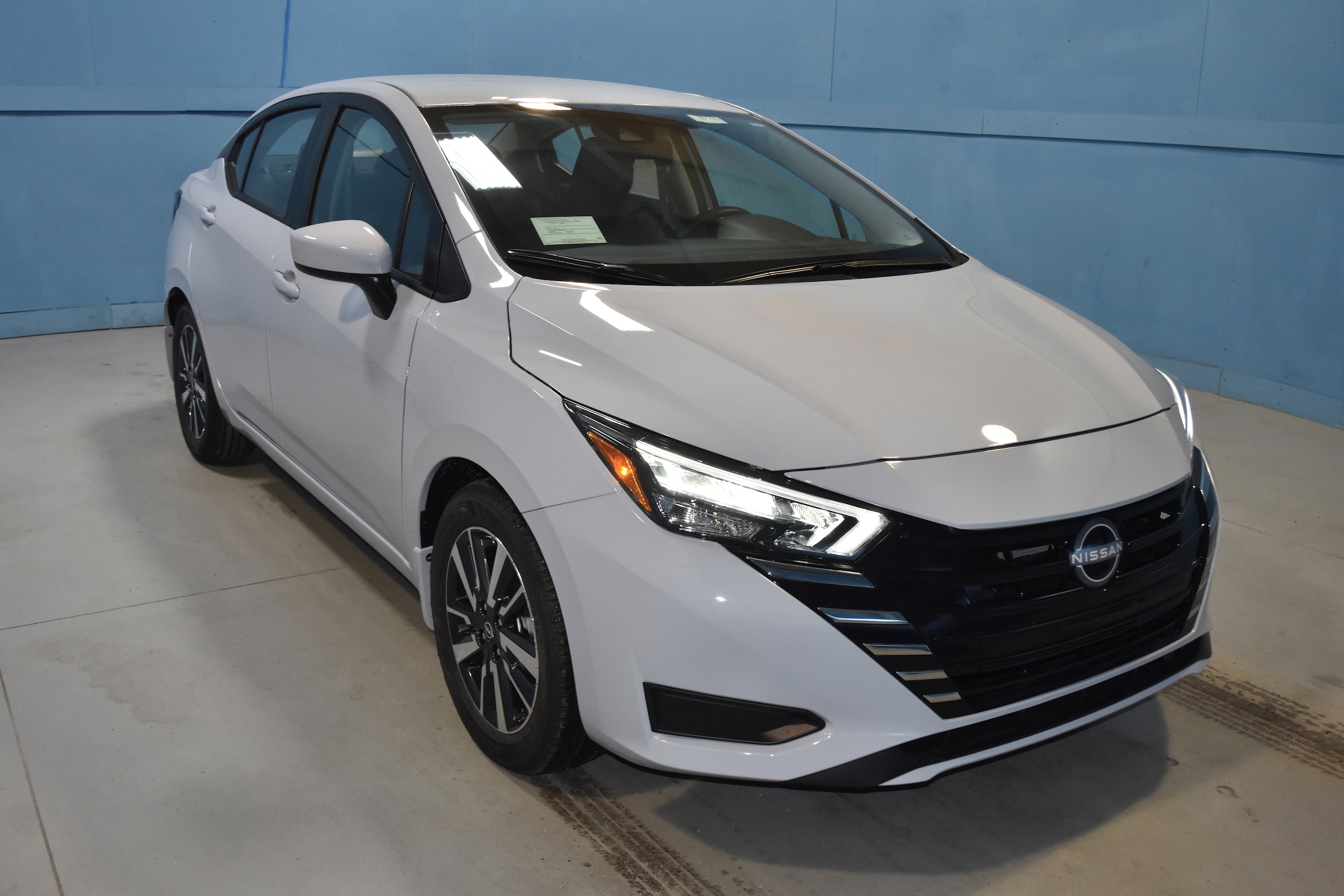 2025 Nissan Versa 1.6 SV CVT's photo