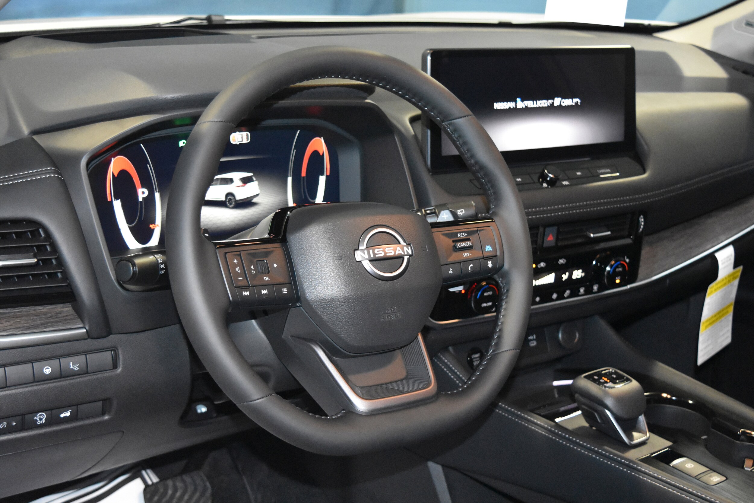 2026 Nissan Rogue Platinum photo 3