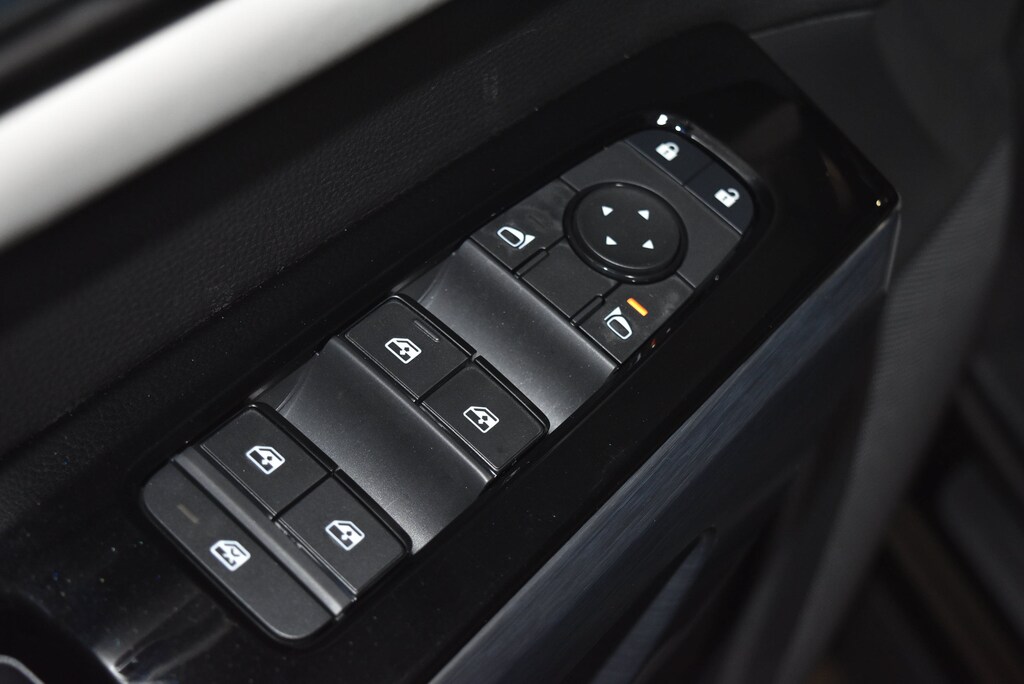 New 2026 Nissan Pathfinder SL SUV