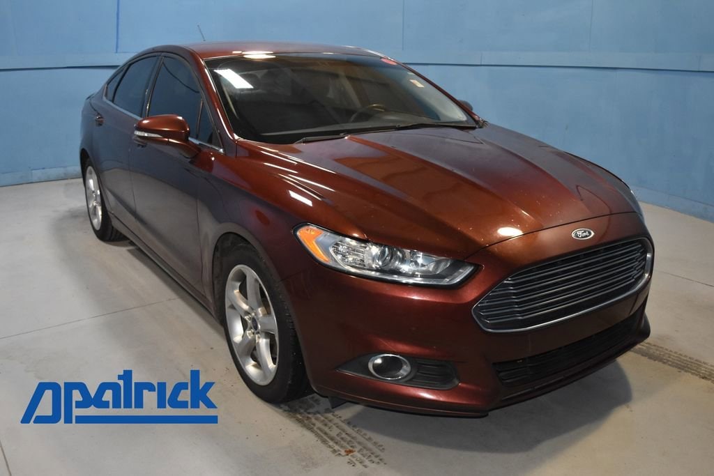 2016 Ford Fusion SE's photo