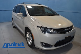 2020 Chrysler Pacifica Touring L 4D Passenger Van