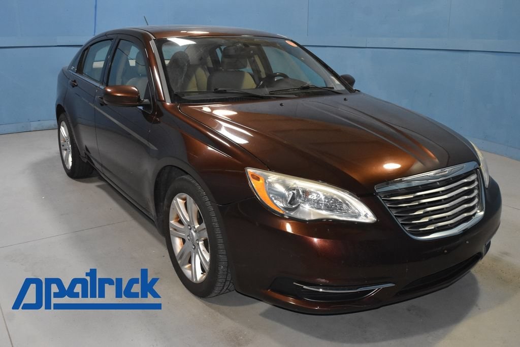 2012 Chrysler 200 Touring's photo