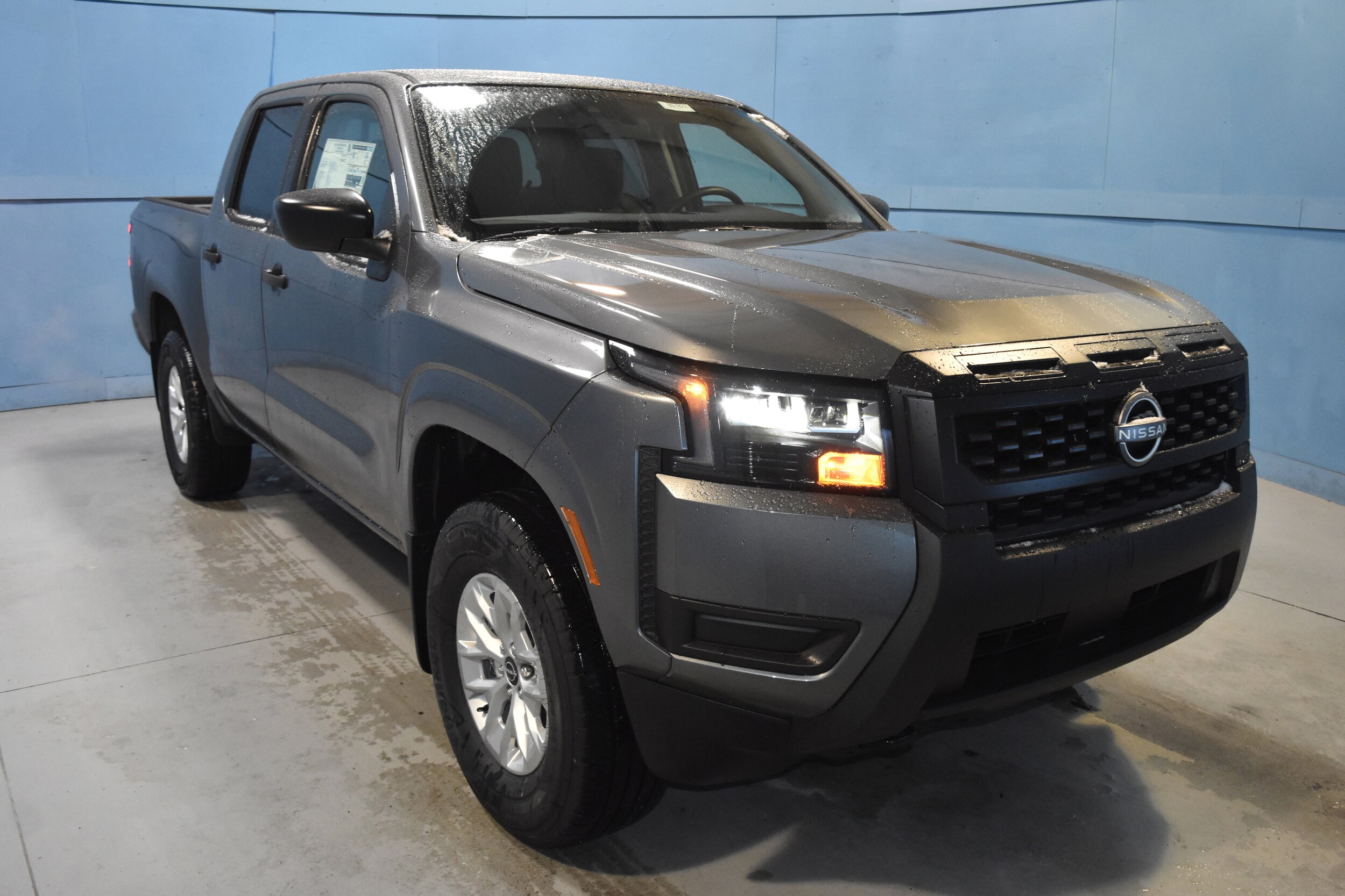 2026 Nissan Frontier S photo 2