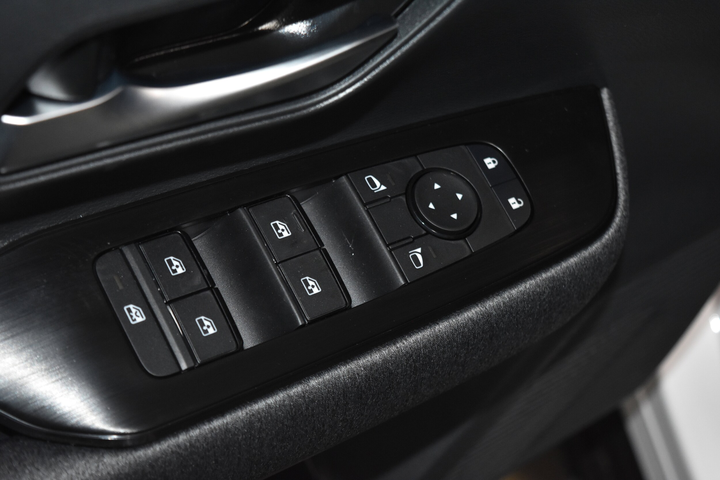 2026 Nissan Kicks SV photo 4