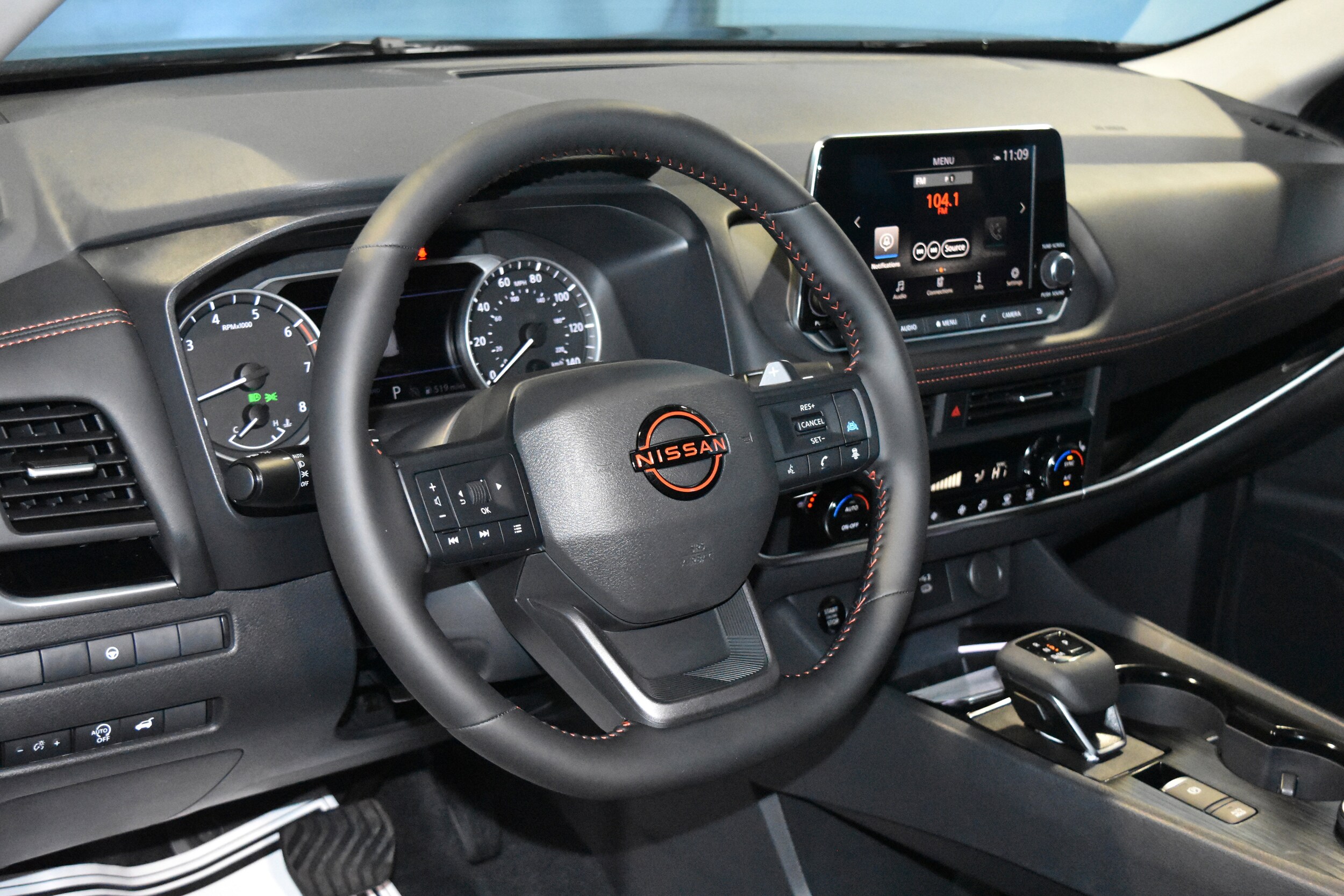 2026 Nissan Rogue SV photo 3