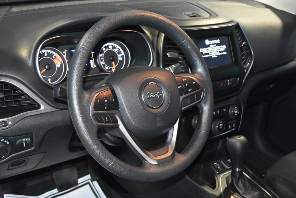 2021 Jeep Cherokee Latitude Sport photo 2