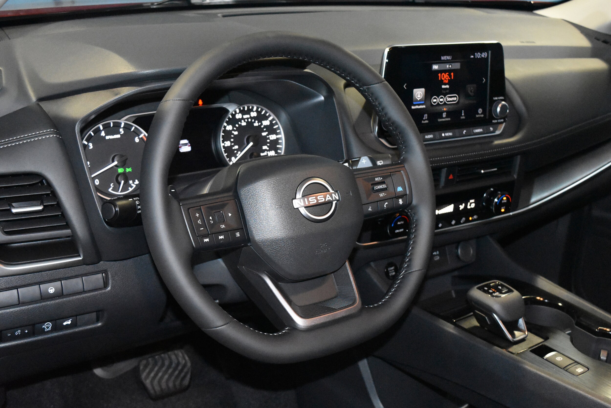 2026 Nissan Rogue SV photo 2