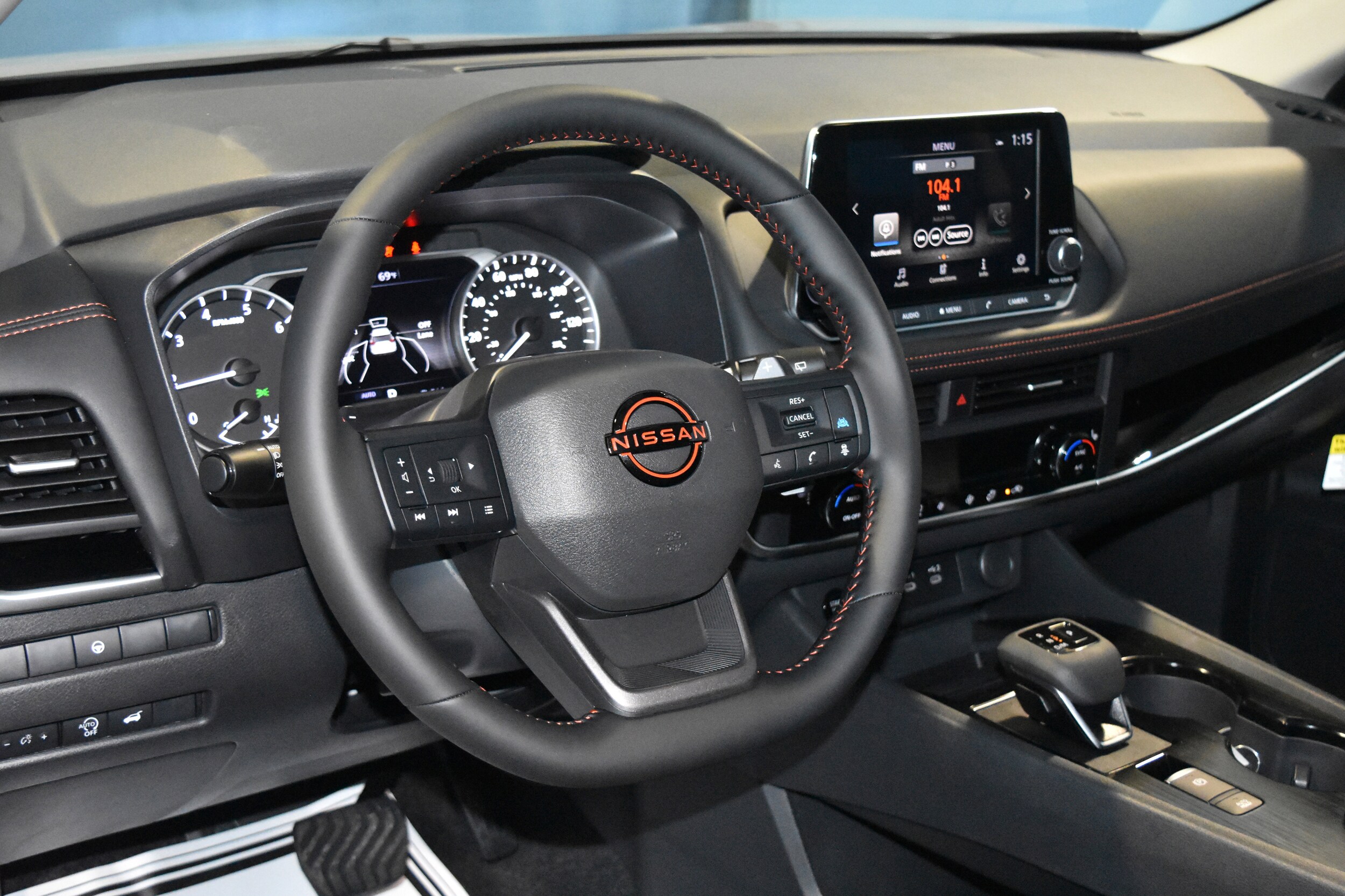 2026 Nissan Rogue SV photo 3