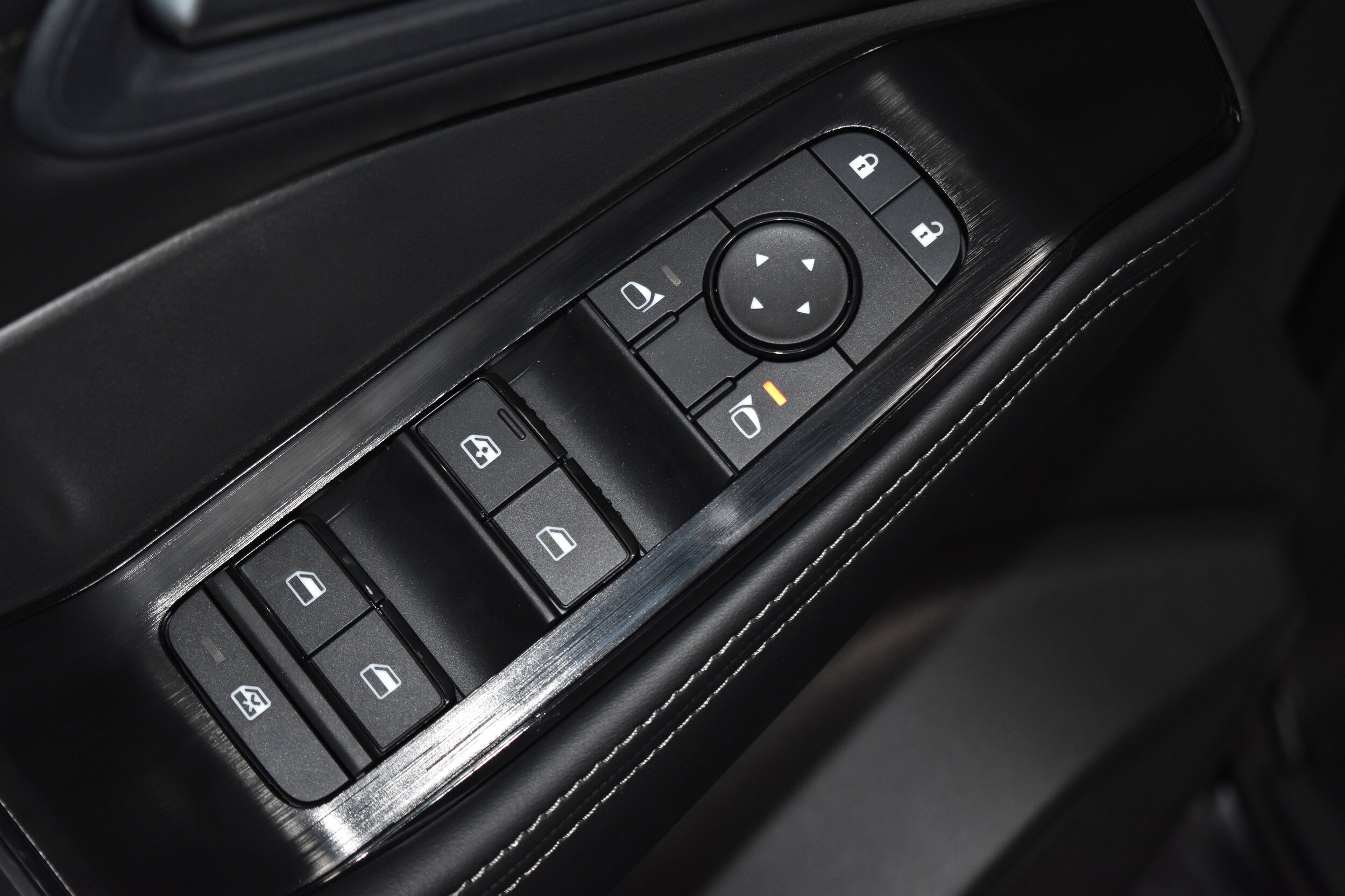 2026 Nissan Rogue SV photo 4