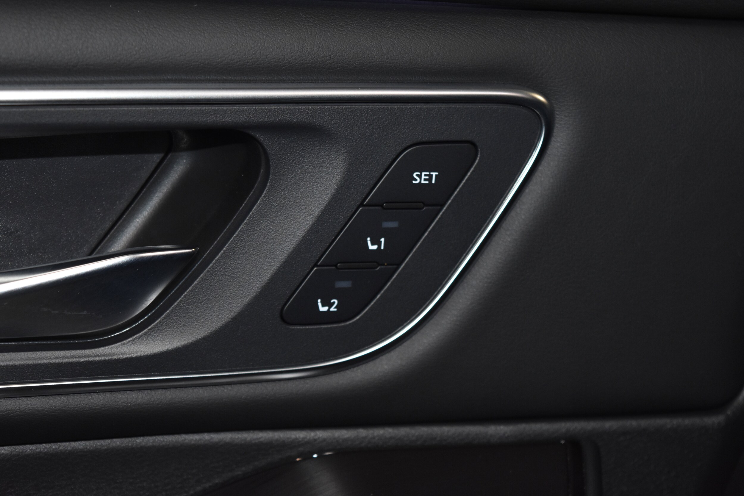 2026 Nissan Rogue Platinum photo 4