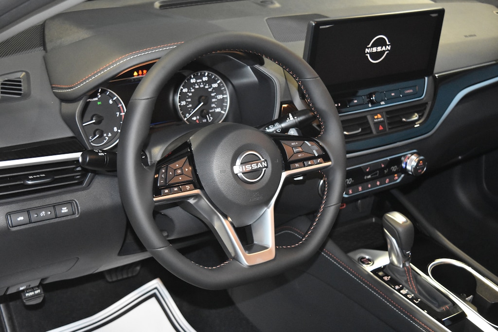 New 2025 Nissan Altima SR Sedan