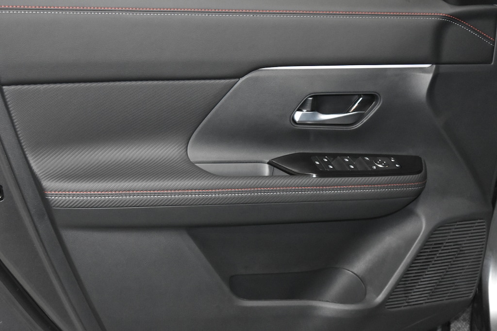 New 2026 Nissan Kicks SR SUV