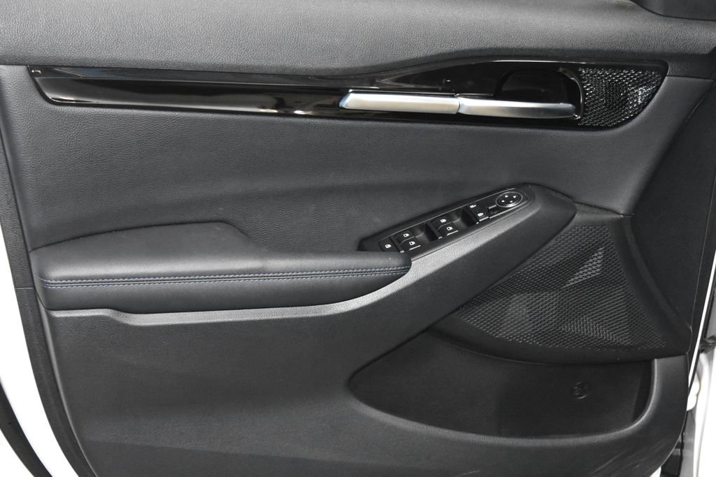 2023 Kia Seltos S photo 3