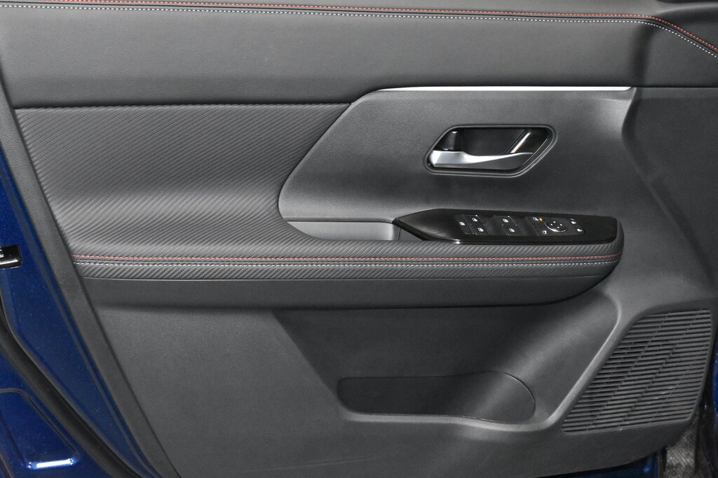 New 2026 Nissan Kicks SR SUV