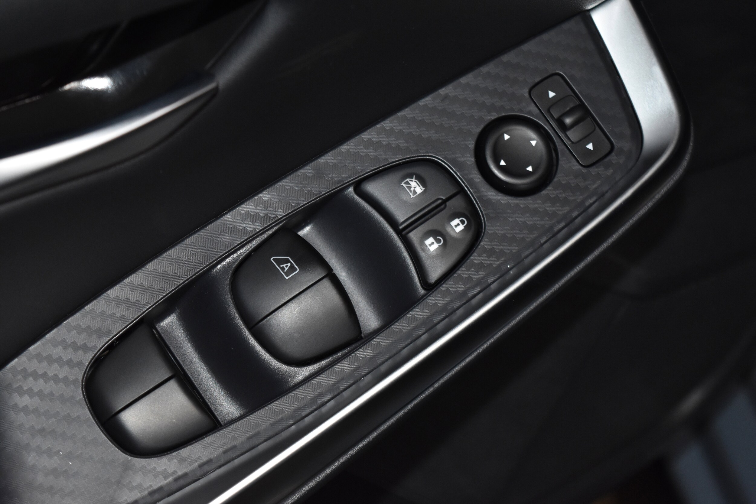 2025 Nissan Sentra SR photo 4