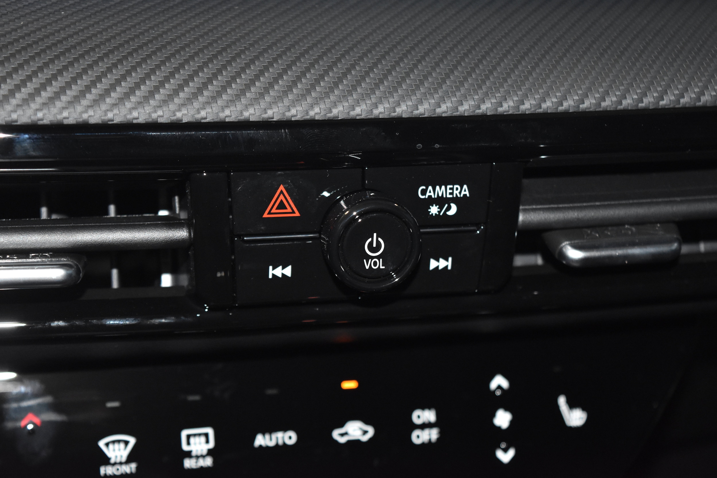 2026 Nissan KICKS SR AWD - Photo 9