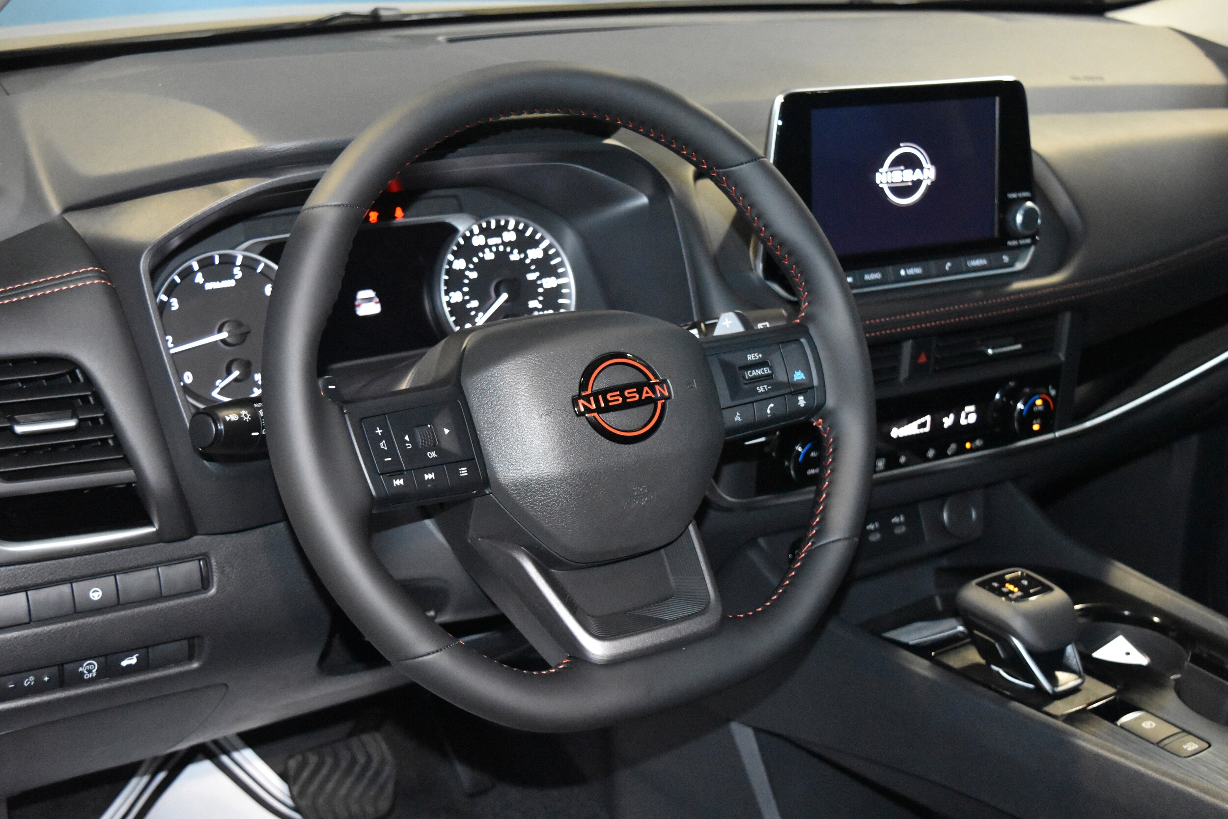 2026 Nissan Rogue SV photo 3