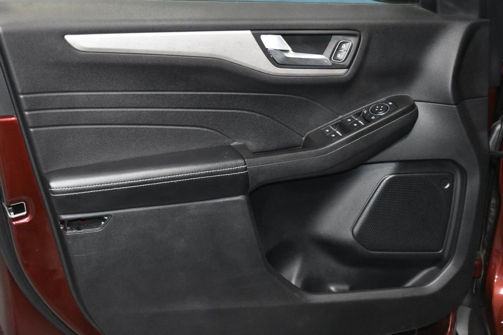 2021 Ford Escape SE Sport photo 3