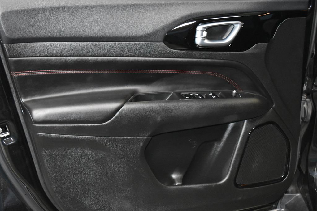 2024 Jeep Compass Trailhawk photo 3