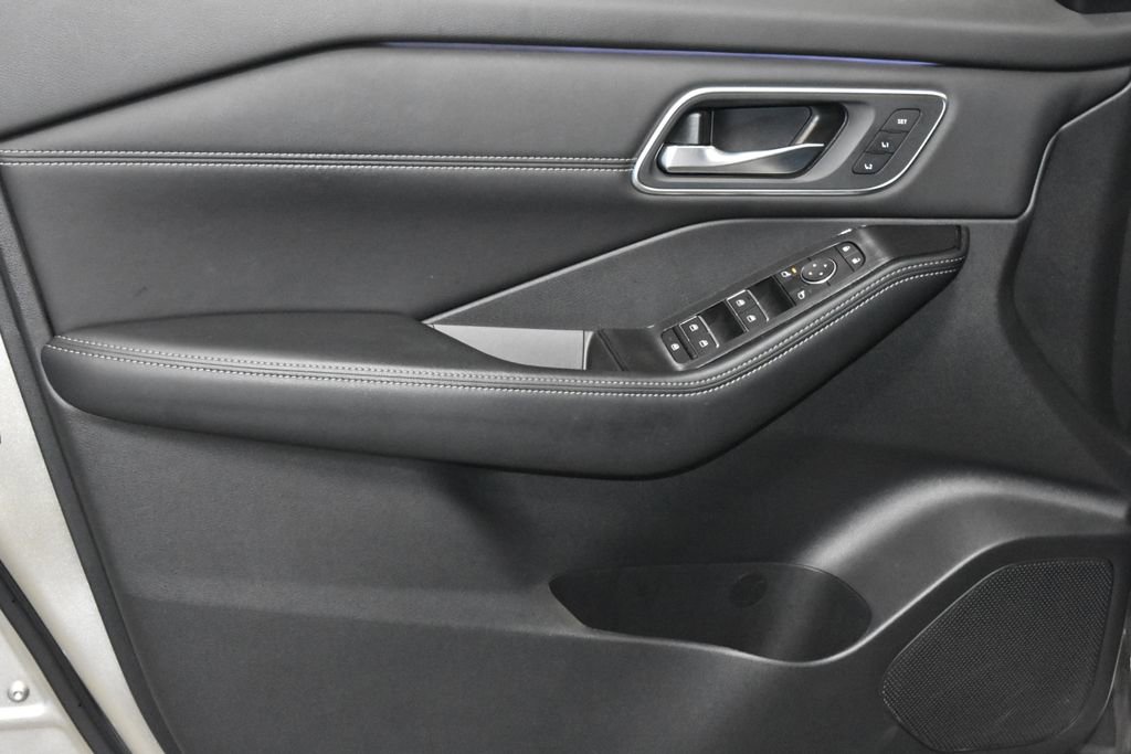 2024 Nissan Rogue Platinum photo 4