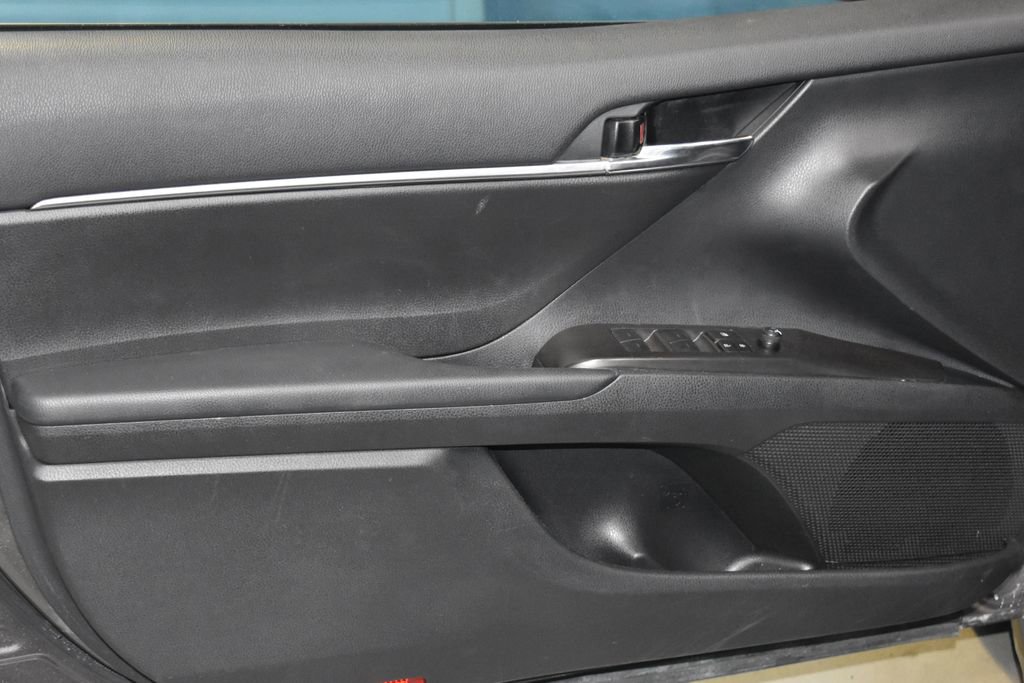 2024 Toyota Camry SE photo 3