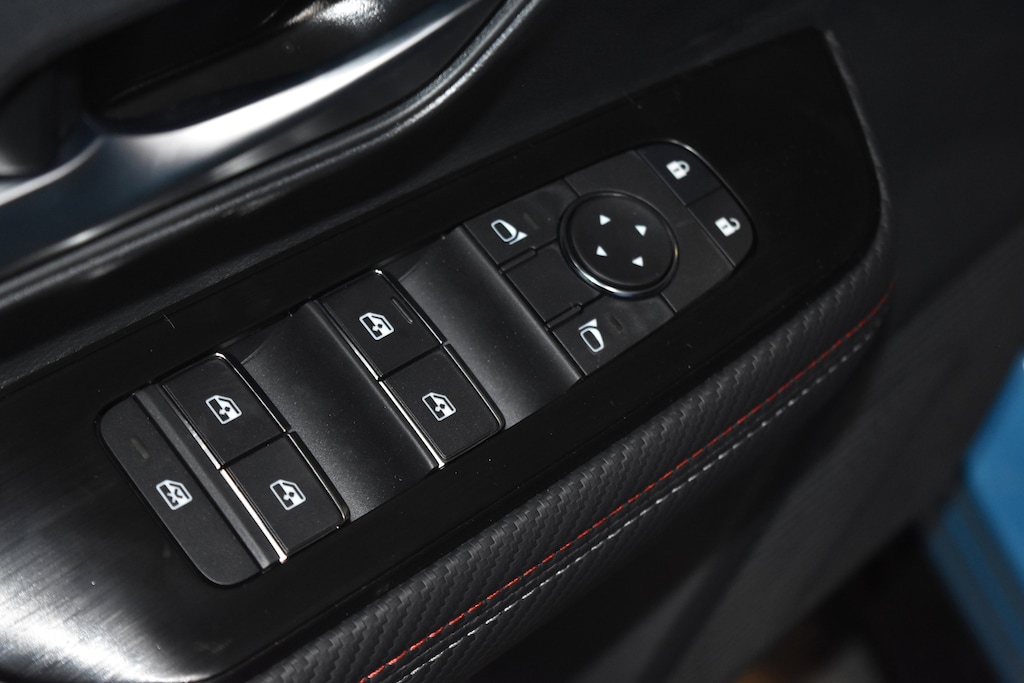 New 2026 Nissan Kicks SR SUV