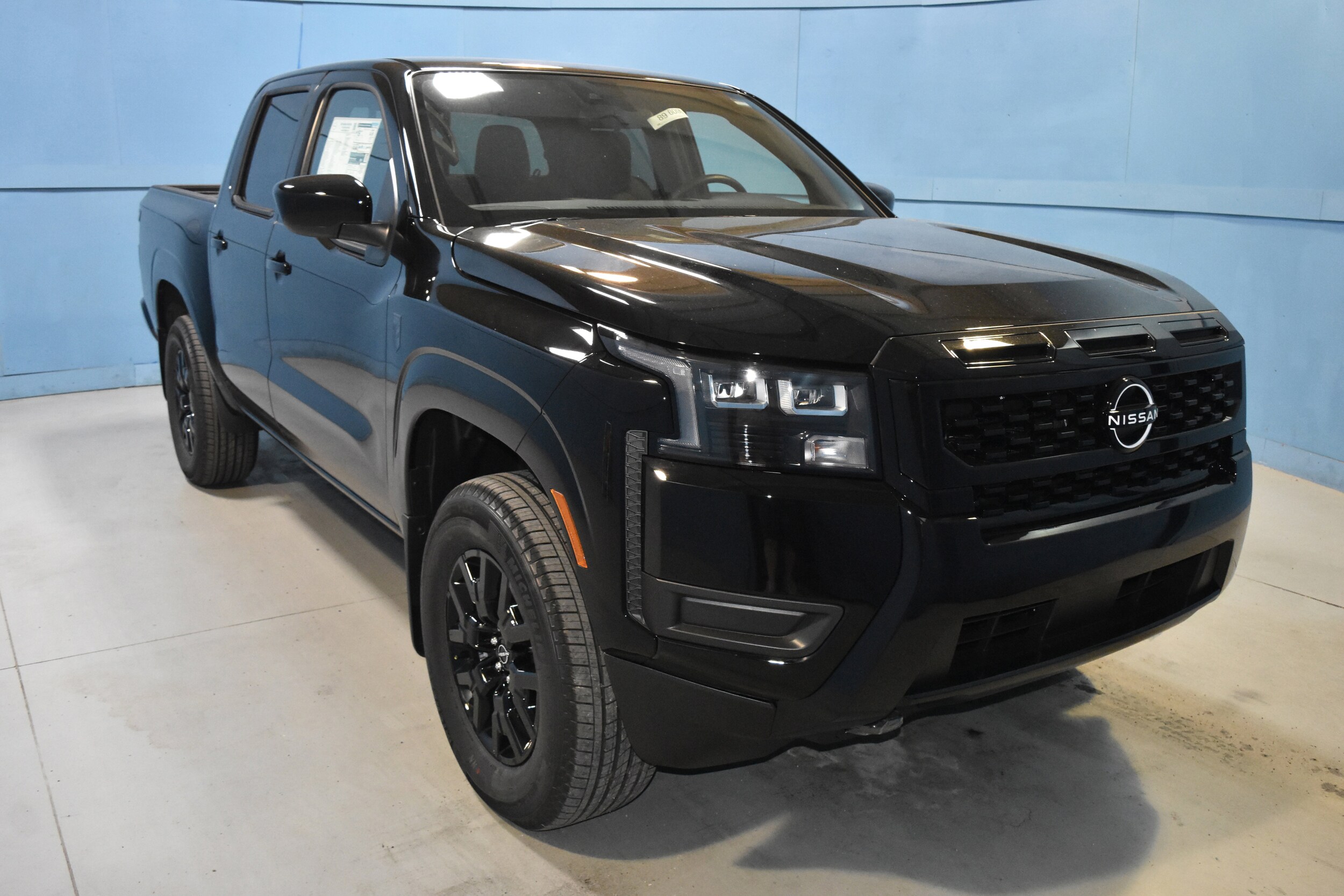 2026 Nissan Frontier SV photo 2