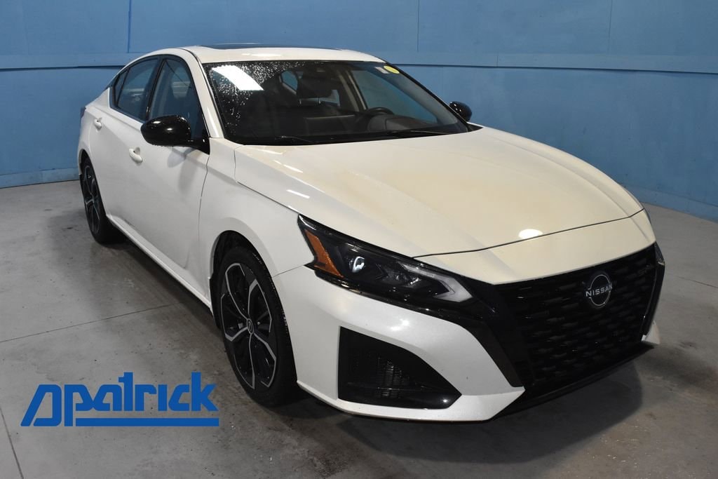 Used 2023 Nissan Altima 2.5 SR 4D Sedan