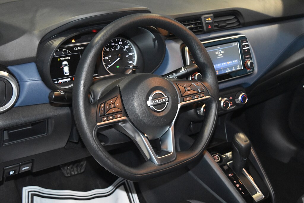 New 2025 Nissan Versa 1.6 SV Sedan