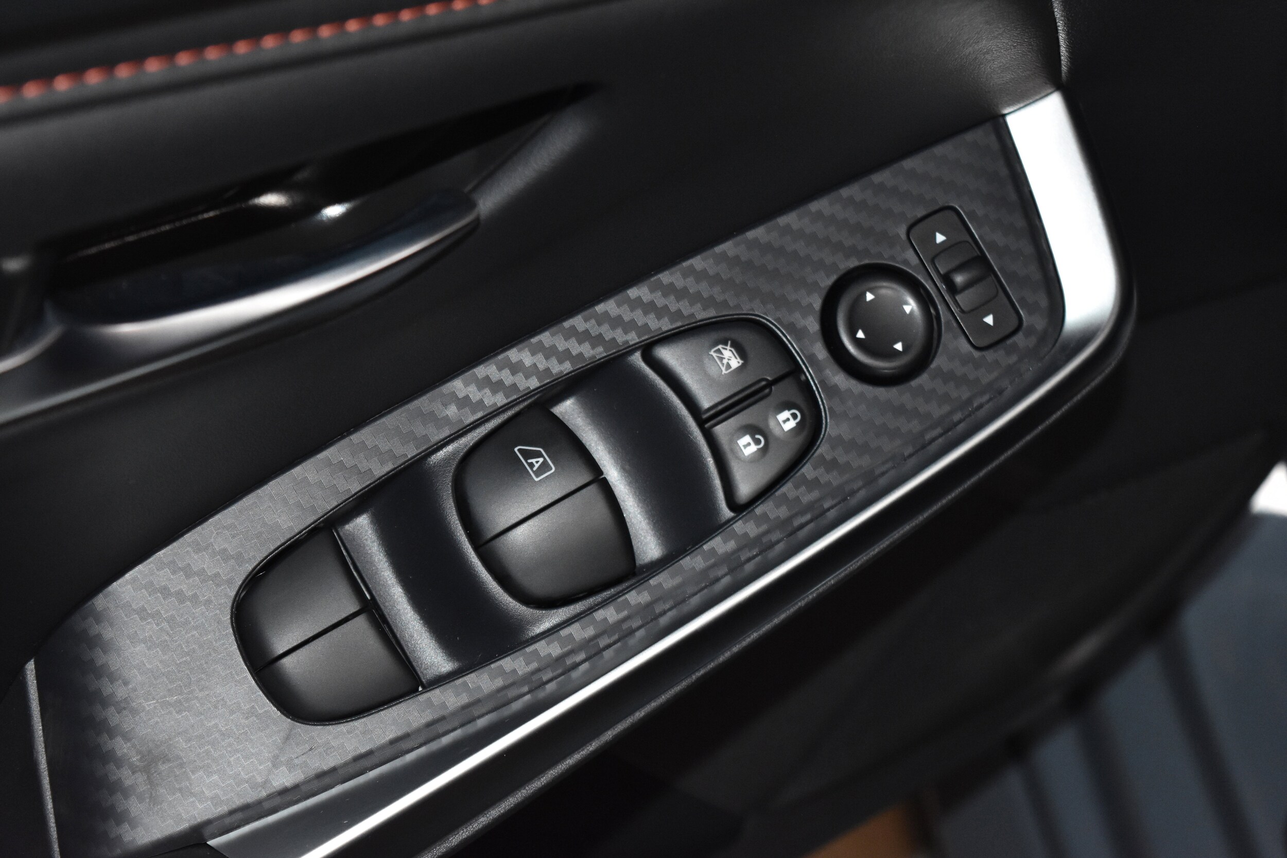 2025 Nissan Sentra SR photo 4