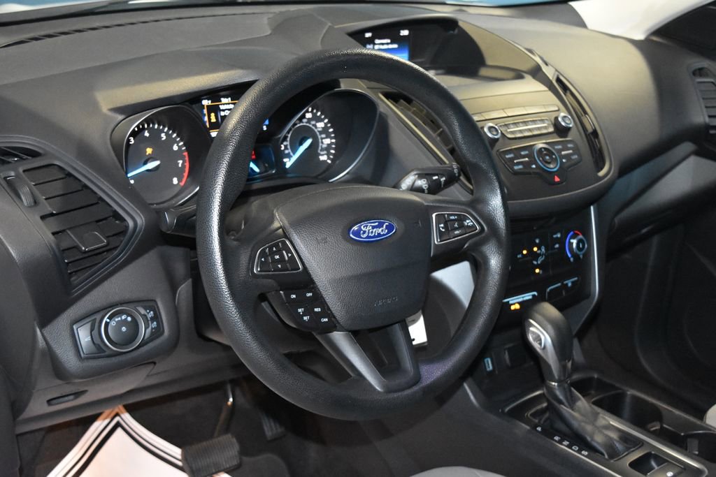 2019 Ford Escape S photo 2