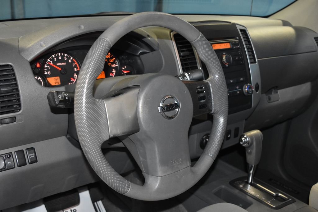 2012 Nissan Frontier SV photo 2