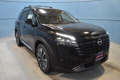 2026 Nissan Pathfinder Platinum SUV