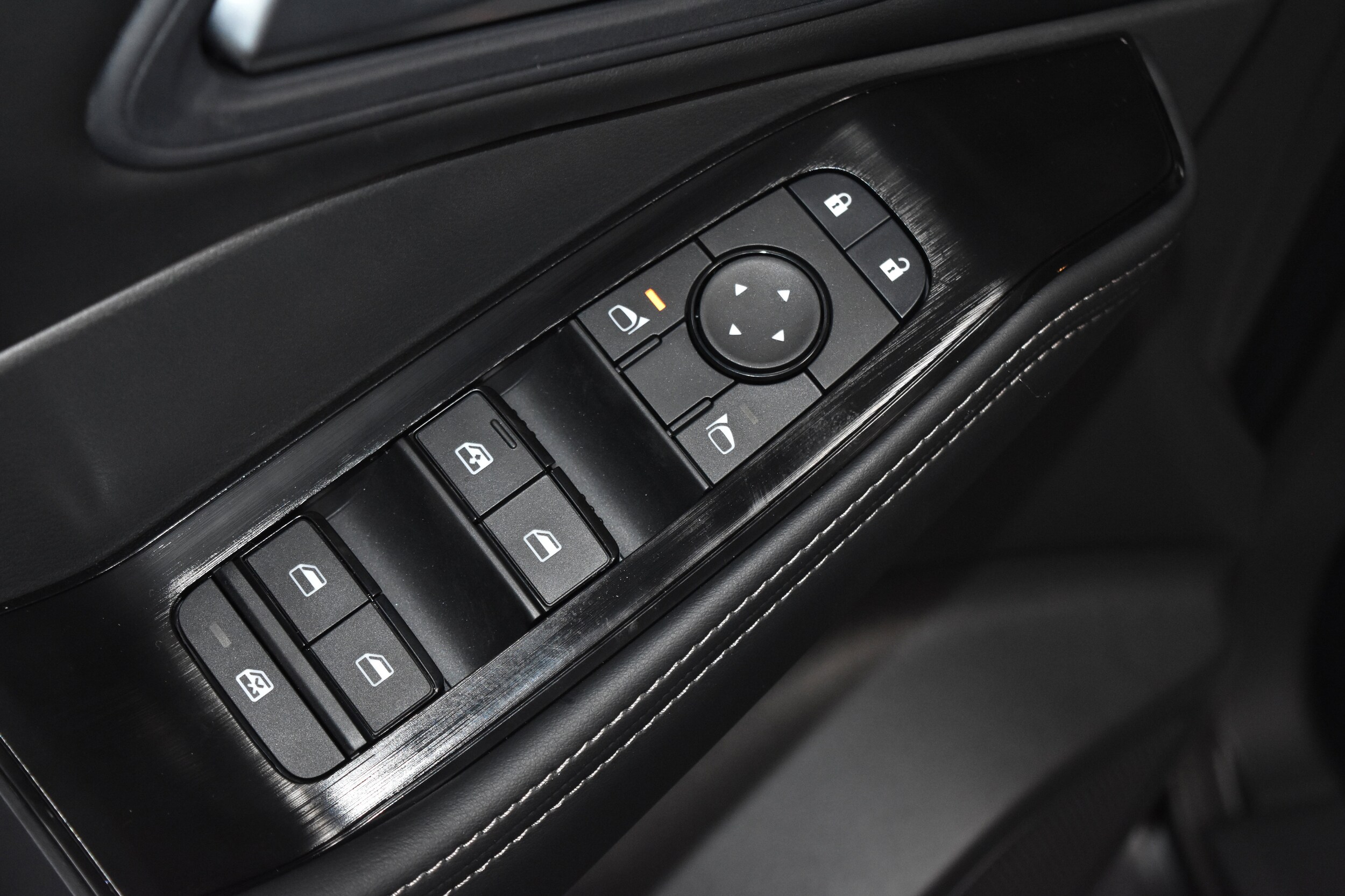 2026 Nissan Rogue SV photo 4