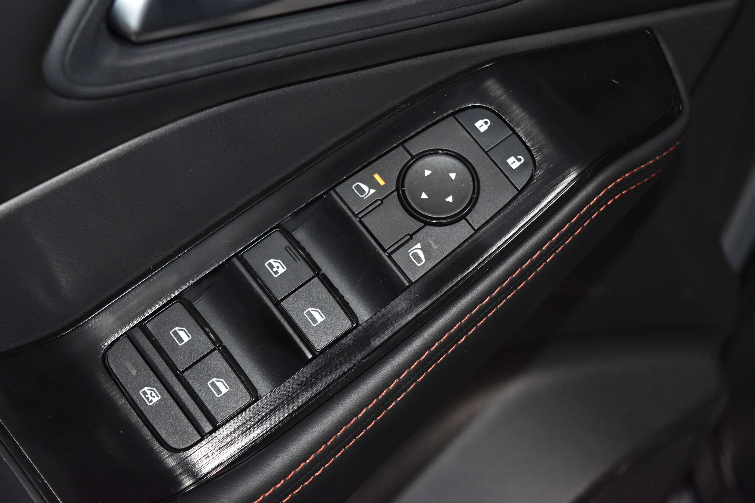 2026 Nissan Rogue SV photo 2