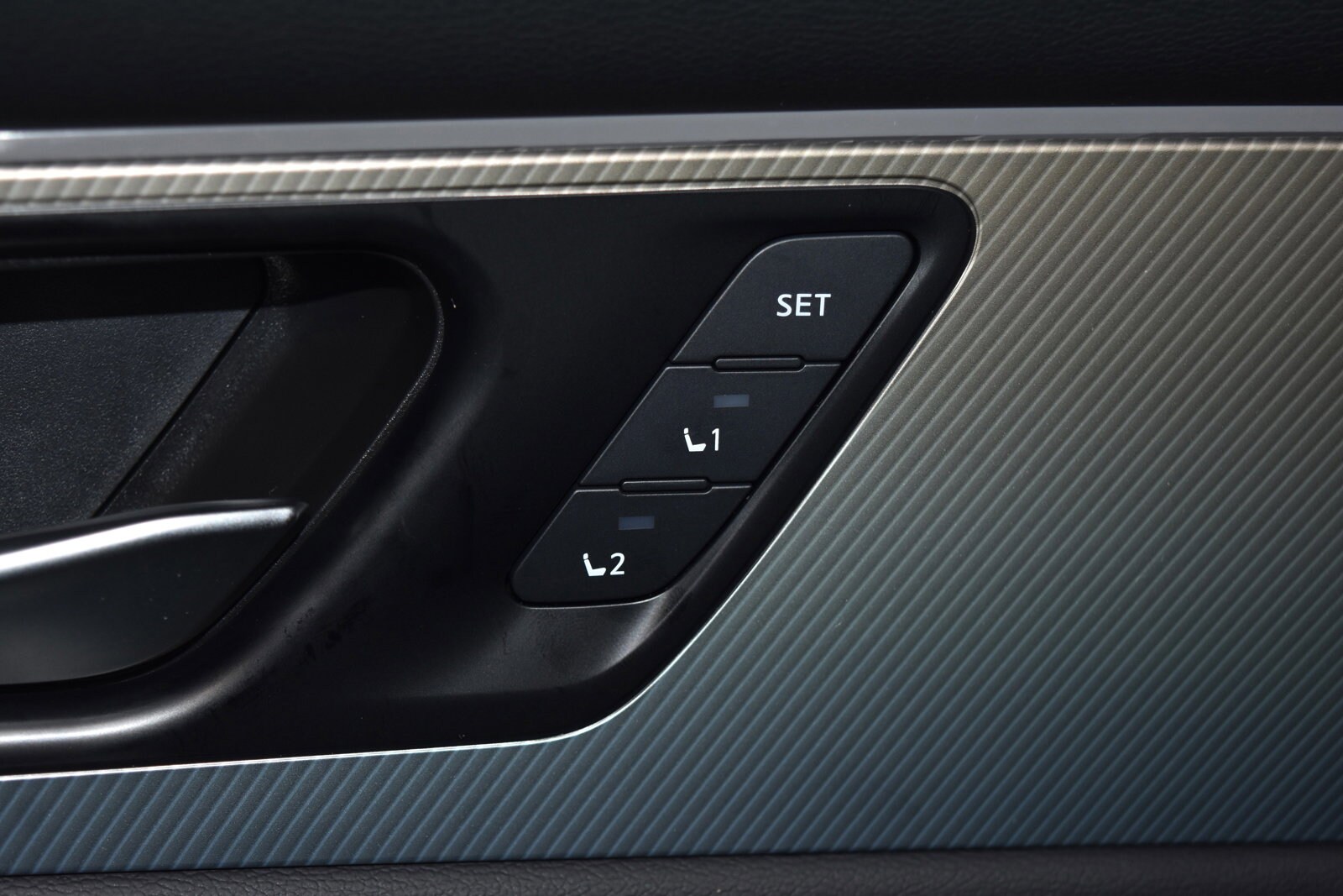 2025 Nissan Murano SL photo 4