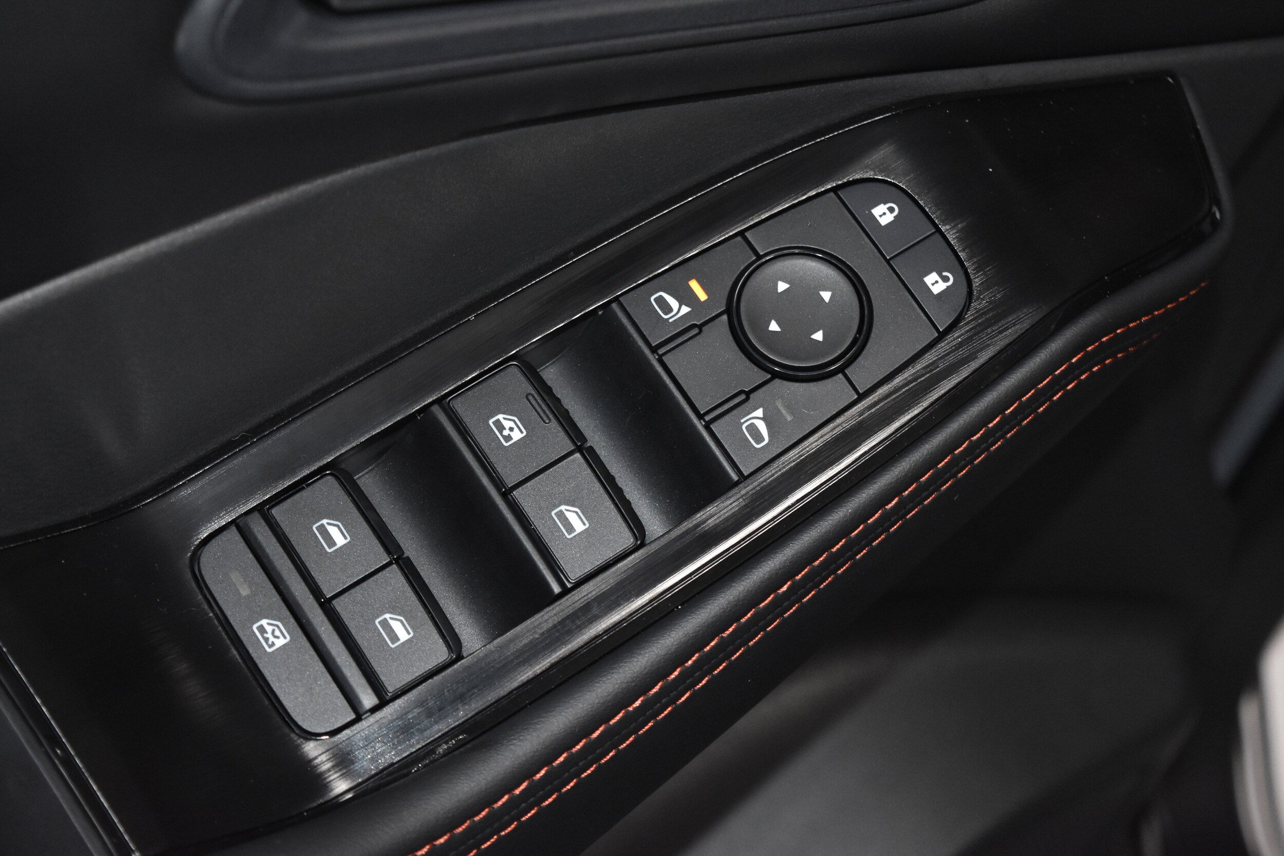 2026 Nissan Rogue SV photo 2