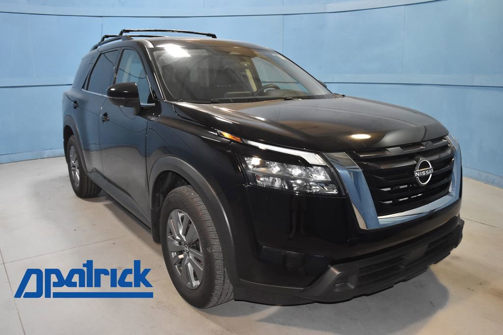 2025 Nissan Pathfinder SV photo 2