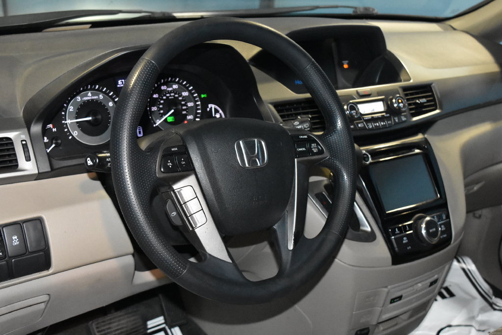 Used 2016 Honda Odyssey SE with VIN 5FNRL5H32GB091343 for sale in Evansville, IN