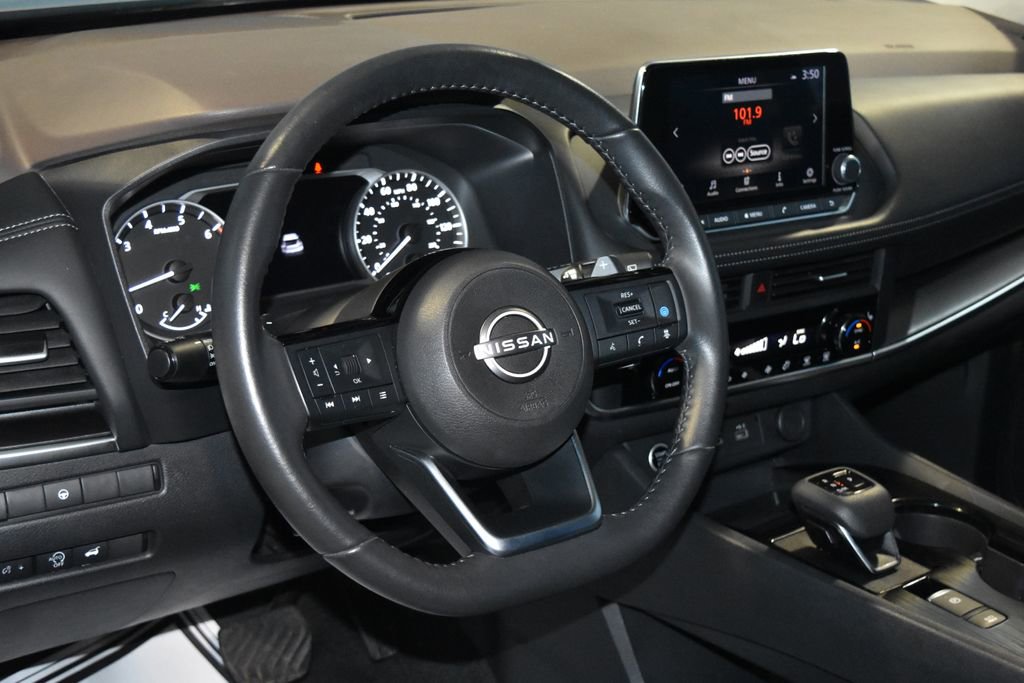 2023 Nissan Rogue SV photo 2