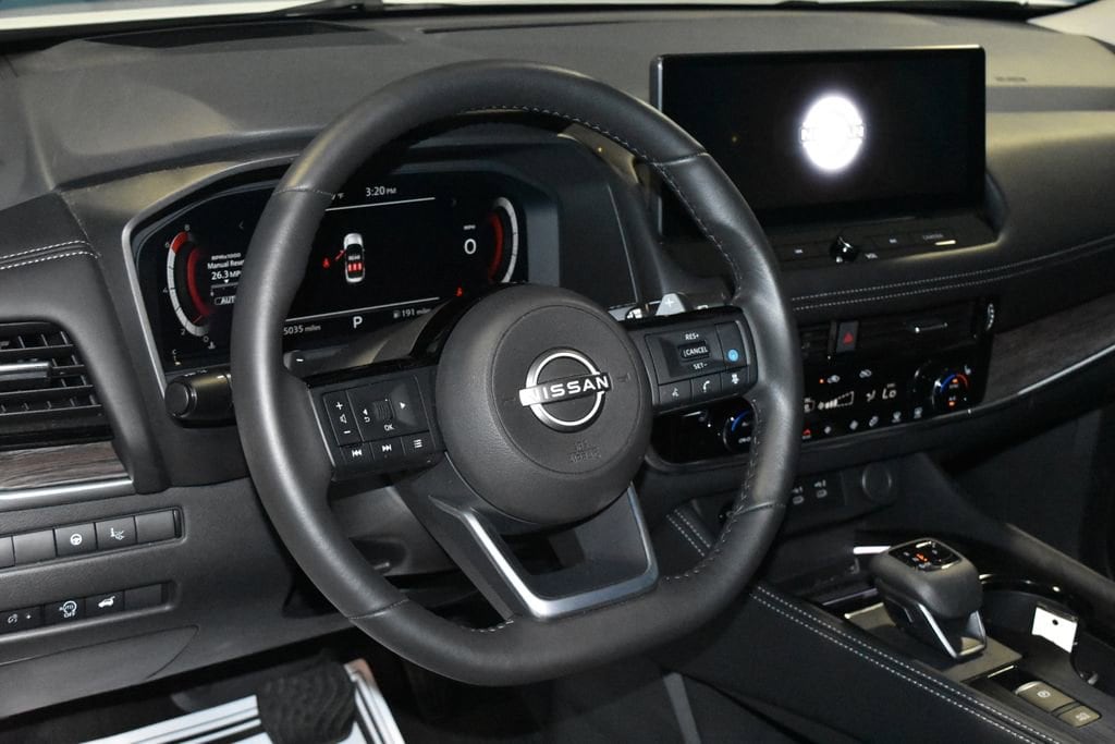 Certified 2024 Nissan Rogue Platinum with VIN JN8BT3DD8RW452307 for sale in Evansville, IN