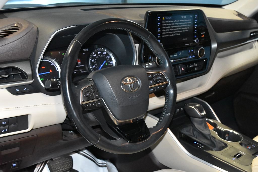 2021 Toyota Highlander Hybrid XLE Sport photo 3