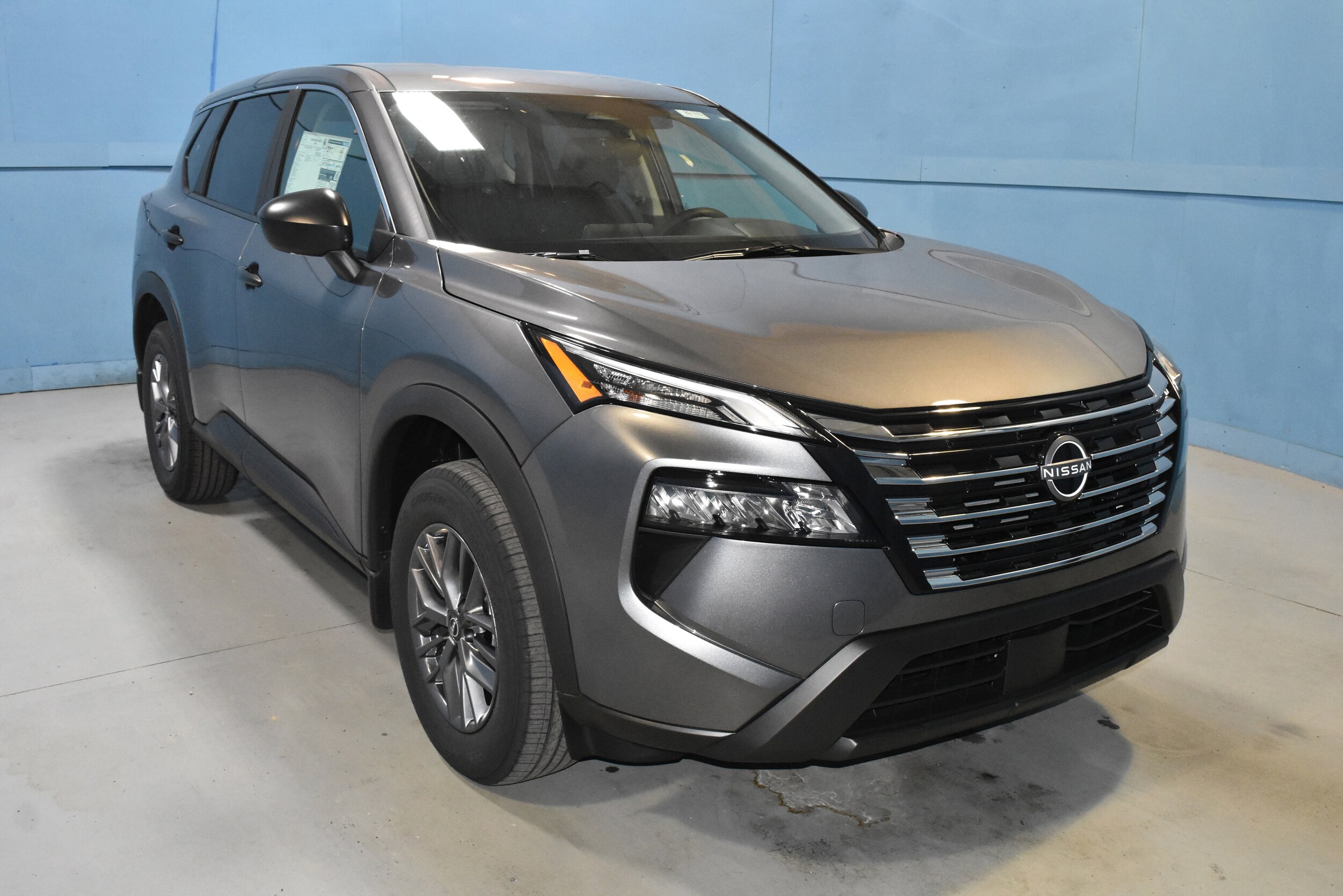 2026 Nissan Rogue S photo 2